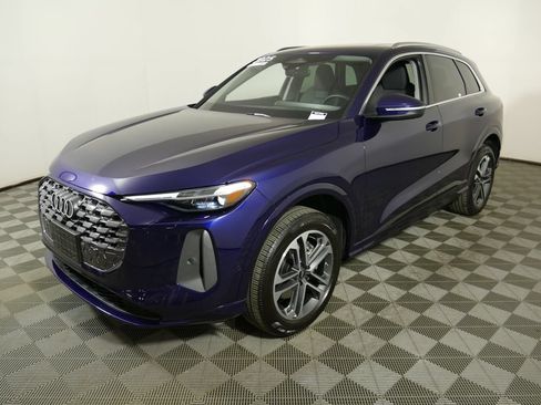 Certified 2025 Audi Q5 Premium w/ Premium Plus AWD/4WD image 7