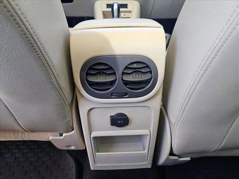 Used 2017 Volkswagen Tiguan SEL image 16