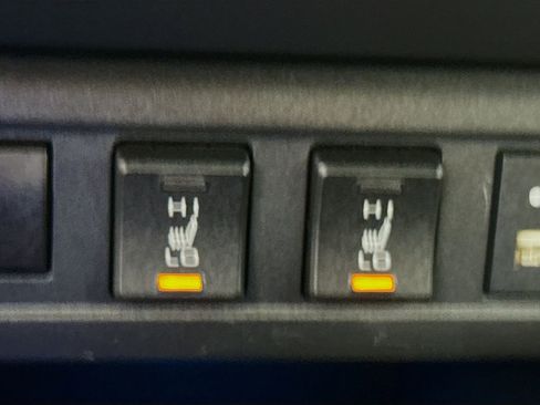 Certified 2022 Toyota Corolla Cross XLE image 19