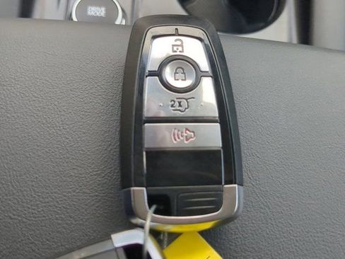 Used 2025 Ford Explorer Active RWD image 28