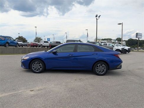 Used 2024 Hyundai Elantra SEL image 6