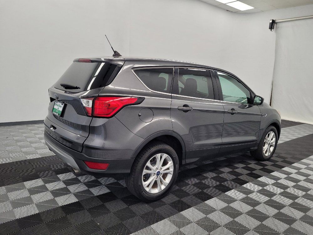 Used 2019 Ford Escape SE FWD image 9