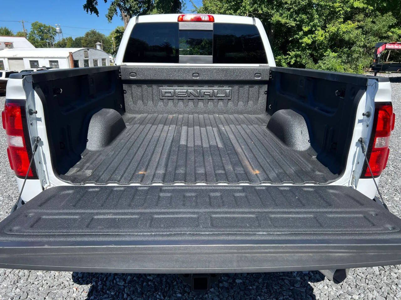 Used 2017 GMC Sierra 2500 Denali w/ Duramax Plus Package AWD/4WD image 7