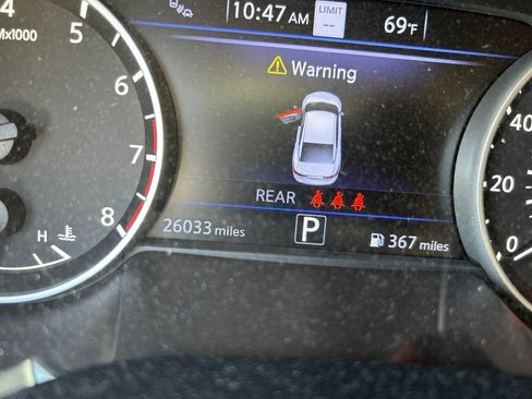 Certified 2023 Nissan Maxima Platinum w/ Sport Mat Group FWD image 5