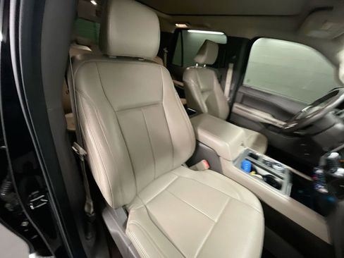 Used 2021 Ford Expedition XLT image 28