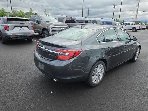 Used 2017 Buick Regal Premium w/ Driver Confidence Package #2 FWD image 4