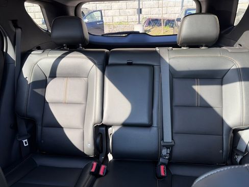 Used 2023 Chevrolet Equinox Premier AWD/4WD image 37