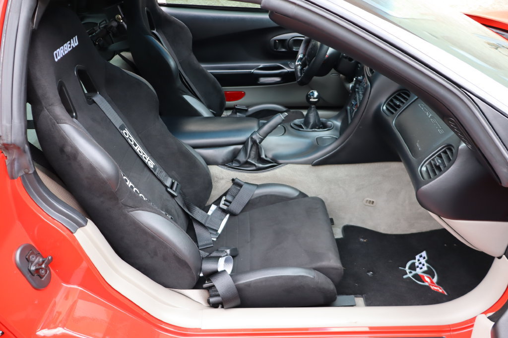 Used 2001 Chevrolet Corvette Coupe RWD image 28