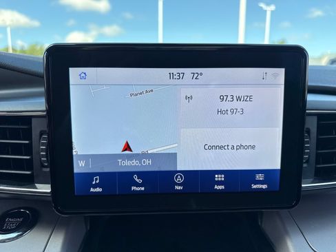 Used 2024 Ford Explorer XLT w/ Equipment Group 202A AWD/4WD image 38