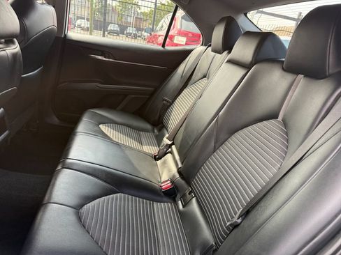 Used 2022 Toyota Camry SE FWD image 25