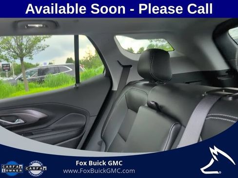 Used 2023 GMC Terrain SLT w/ Infotainment Package II AWD/4WD image 9