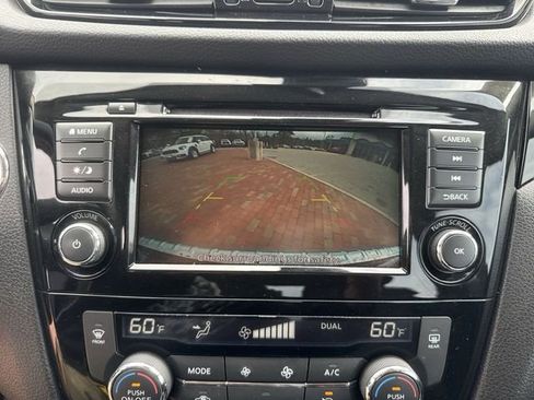 Used 2022 Nissan Rogue Sport SV image 17