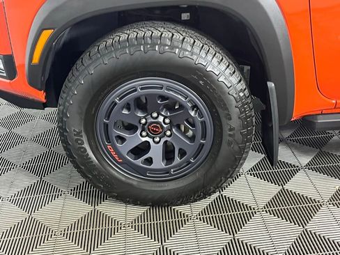 Used 2025 Nissan Frontier PRO-4X w/ Interior Protection Package image 11