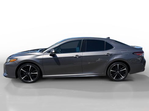 Used 2019 Toyota Camry XSE FWD image 2