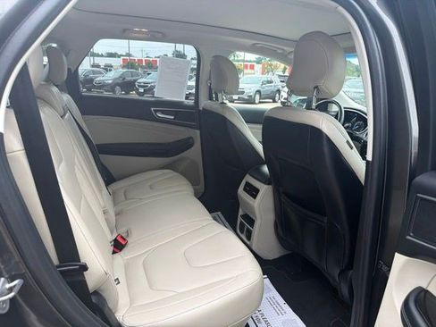Used 2017 Ford Edge Titanium w/ Technology Package AWD/4WD image 20