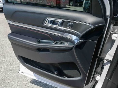 Used 2018 Ford Explorer Sport w/ Equipment Group 401A AWD/4WD image 27