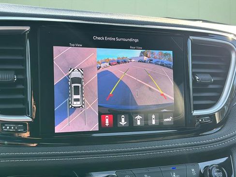 New 2026 Chrysler Pacifica Select image 31