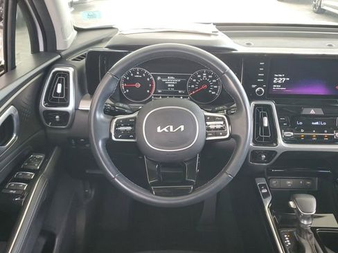 Certified 2022 Kia Sorento SX image 13