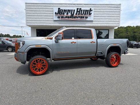 Used 2024 GMC Sierra 2500 Denali w/ Denali Reserve Package AWD/4WD image 1