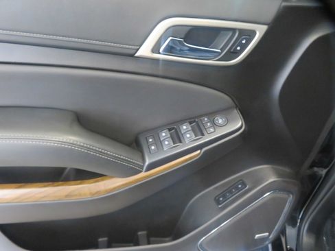 Used 2019 GMC Yukon XL Denali AWD/4WD image 14