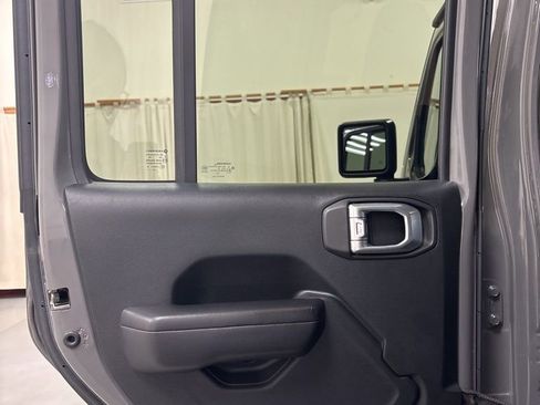 Used 2020 Jeep Wrangler Unlimited Sport S image 24