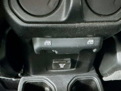 Used 2020 Jeep Gladiator Overland AWD/4WD image 24