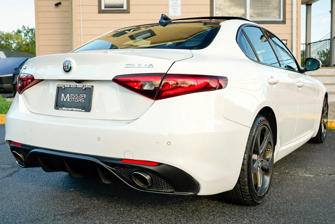 Used 2017 Alfa Romeo Giulia AWD image 5