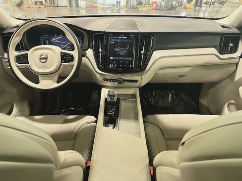 Used 2023 Volvo XC60 B6 Ultimate w/ Protection Package Premier image 23