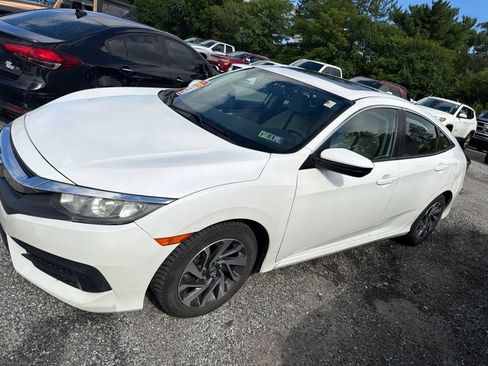 Used 2017 Honda Civic EX image 3