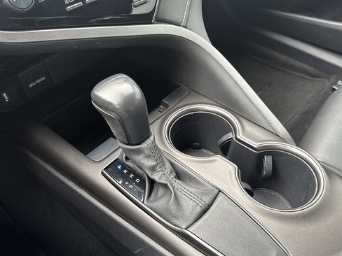 Used 2021 Toyota Camry SE w/ Convenience Package image 22