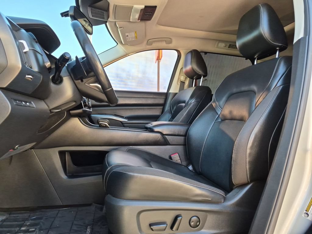 Used 2022 Nissan Pathfinder SL w/ SL Premium Package FWD image 13