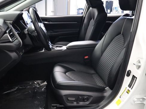 Used 2021 Toyota Camry SE w/ Carpet Mat Package (TMS) FWD image 19