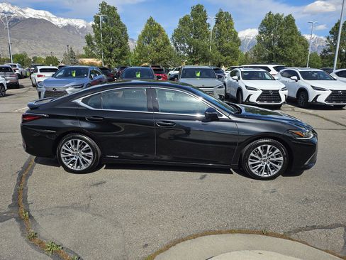 Used 2021 Lexus ES 300h w/ Premium Package FWD image 4