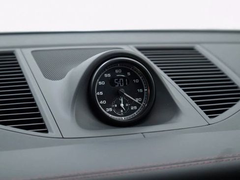 Certified 2025 Porsche Macan image 25