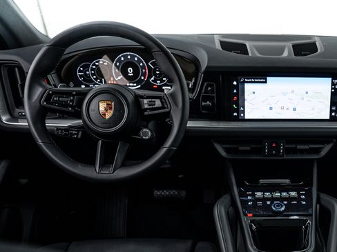 Certified 2026 Porsche Cayenne AWD/4WD image 23