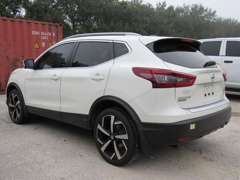 Used 2021 Nissan Rogue Sport SL w/ Premium Package image 3
