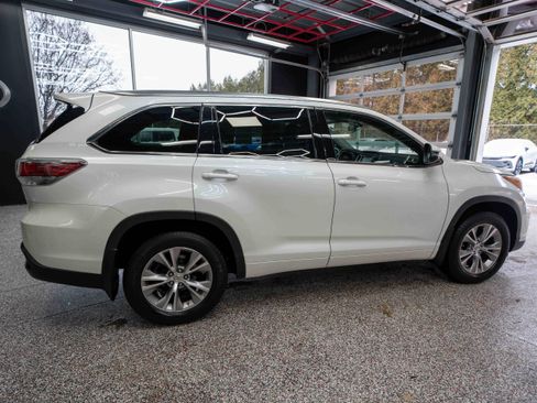 Used 2015 Toyota Highlander XLE image 4