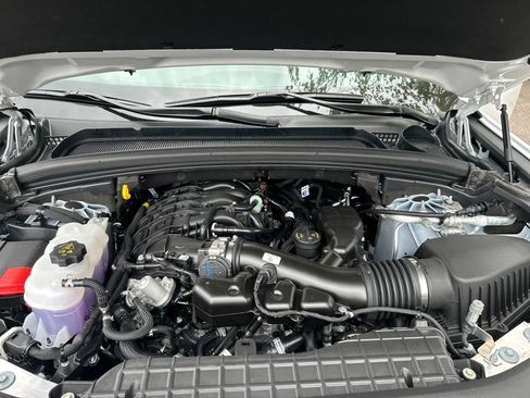 New 2025 Jeep Grand Cherokee Laredo w/ Trailer Tow Package image 9