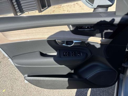 New 2026 Volvo XC90 B6 Plus w/ Protection Package Premier image 11