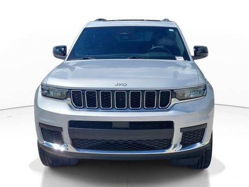 Used 2024 Jeep Grand Cherokee L Laredo w/ Luxury Tech Group I RWD image 2