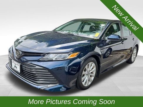 Used 2019 Toyota Camry LE FWD image 1