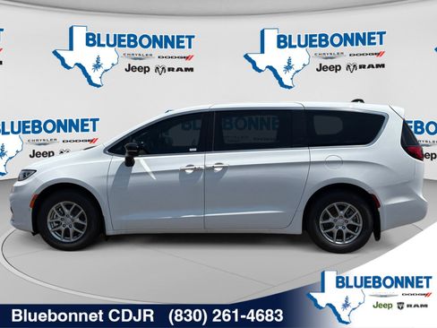 New 2026 Chrysler Pacifica Select FWD image 8