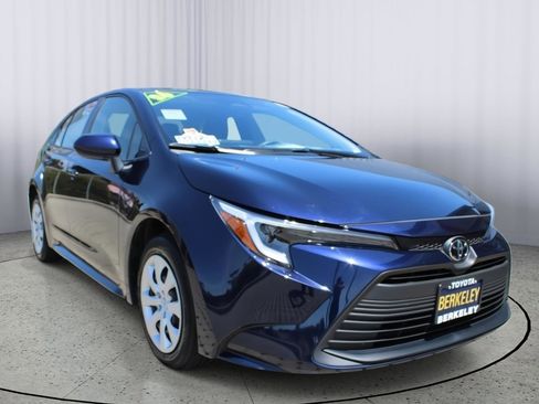 Used 2026 Toyota Corolla LE FWD image 1