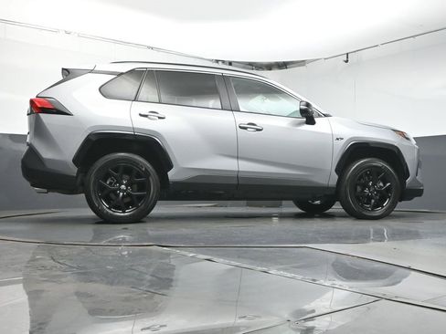 Used 2022 Toyota RAV4 XLE image 38