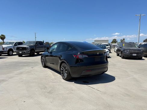 Used 2022 Tesla Model Y Performance AWD/4WD image 2