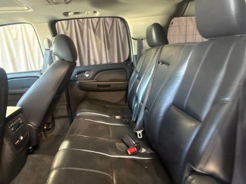 Used 2013 Chevrolet Suburban LT AWD/4WD image 19