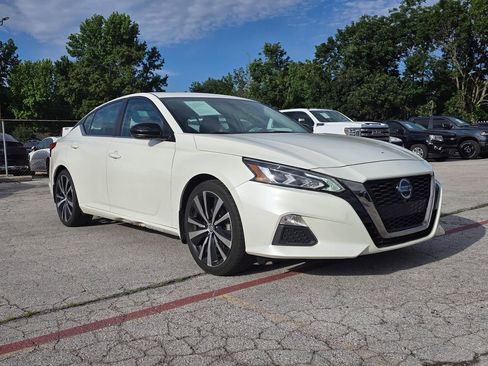 Used 2019 Nissan Altima 2.5 SR w/ SR Premium Package FWD image 1