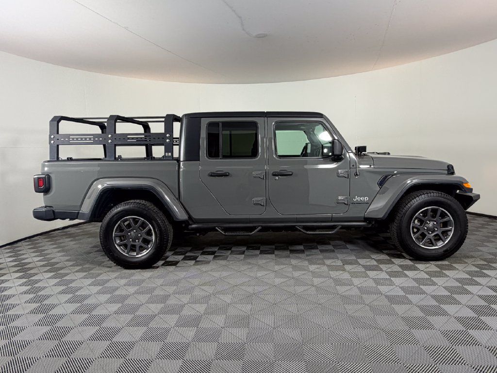 Used 2020 Jeep Gladiator Overland w/ Popular Equipment Package AWD/4WD image 2