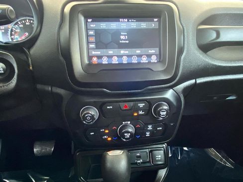 Used 2021 Jeep Renegade Latitude FWD image 29