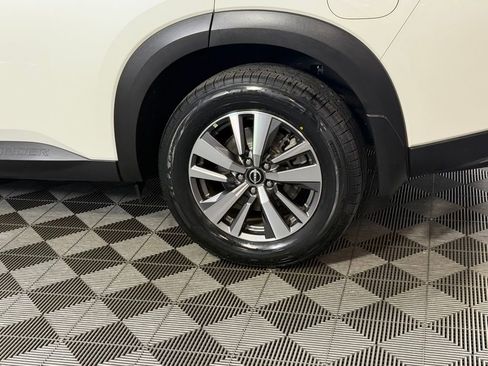 Used 2023 Nissan Pathfinder SL FWD image 12